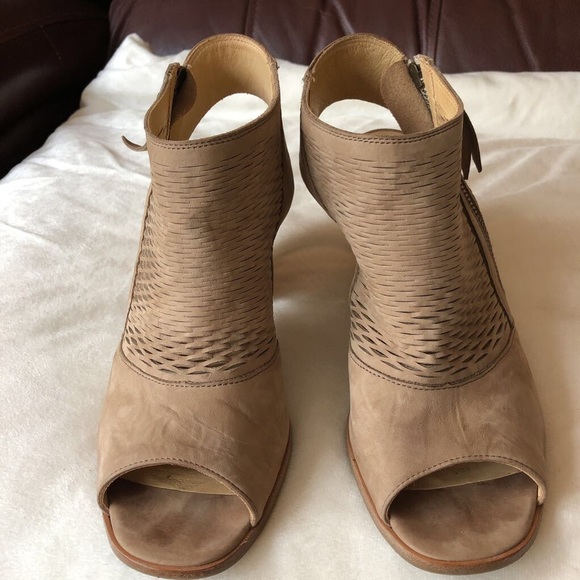 Paul Green Shoes - Paul Green Peep Toes Shoes Ankle Strap Zip Sz  7